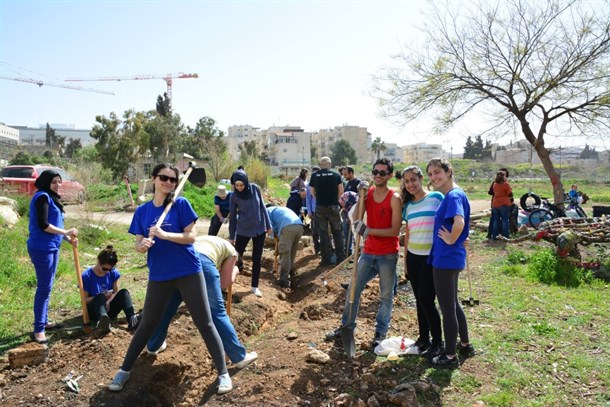 Rehabilitation work in the garden at Nehorai, activity of "Above and Beyond"